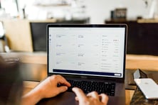 Démocratisation des Investissements Alternatifs: Enjeux & Opportunités